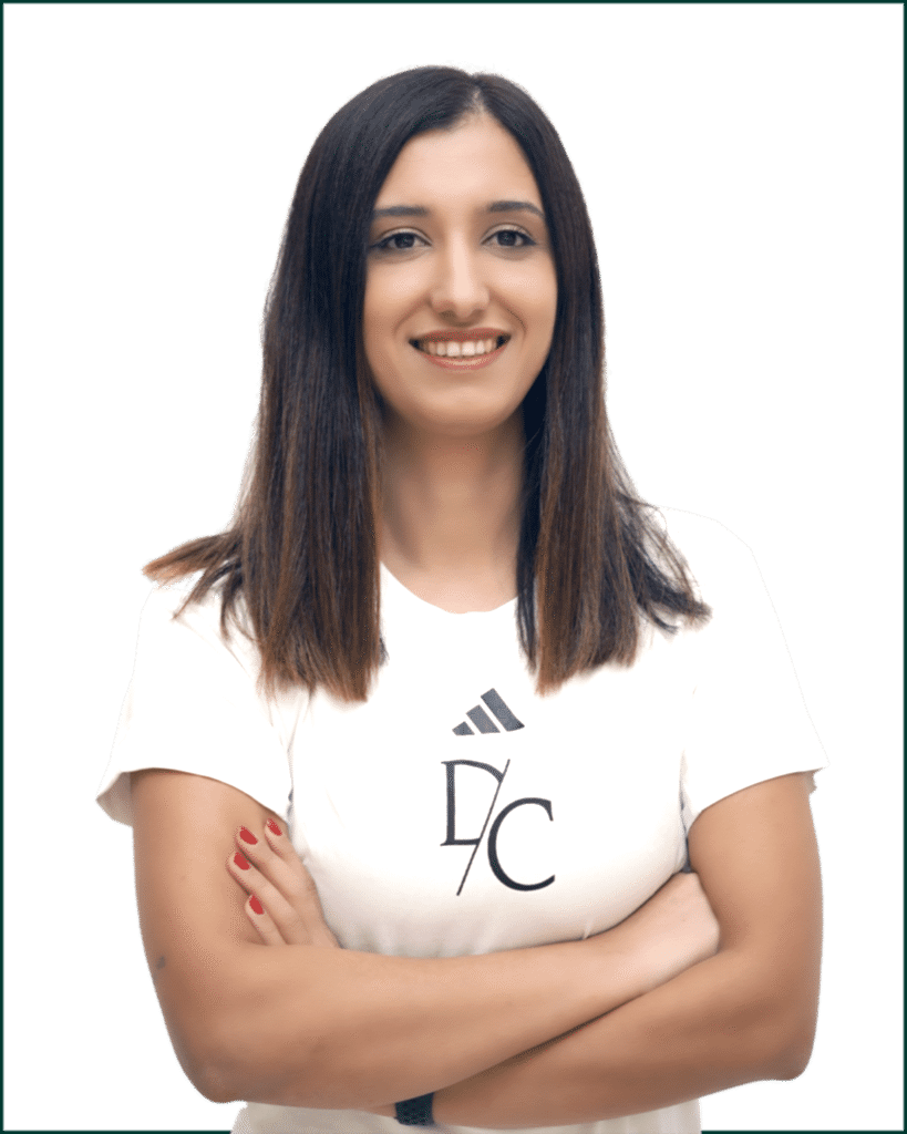 EMİNE NUR KARATAŞ  Fitness Trainer